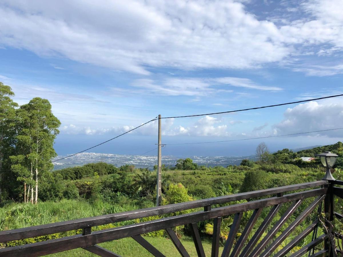 Ferme L'Eau De Coco Bed & Breakfast Saint-Paul Bagian luar foto