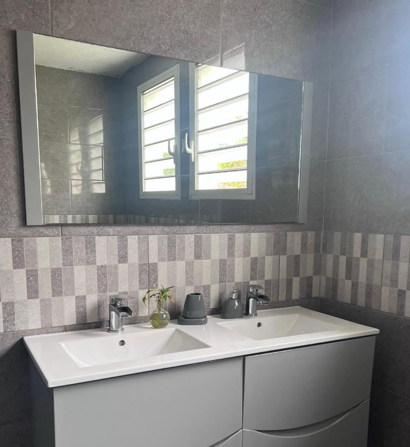 Ferme L'Eau De Coco Bed & Breakfast Saint-Paul Bagian luar foto