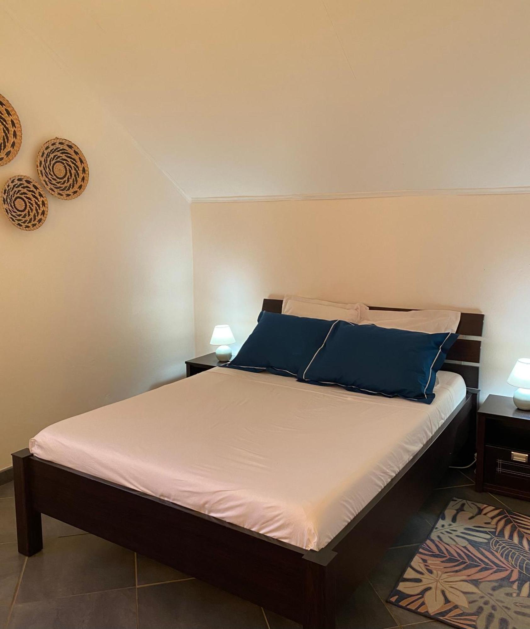 Ferme L'Eau De Coco Bed & Breakfast Saint-Paul Bagian luar foto
